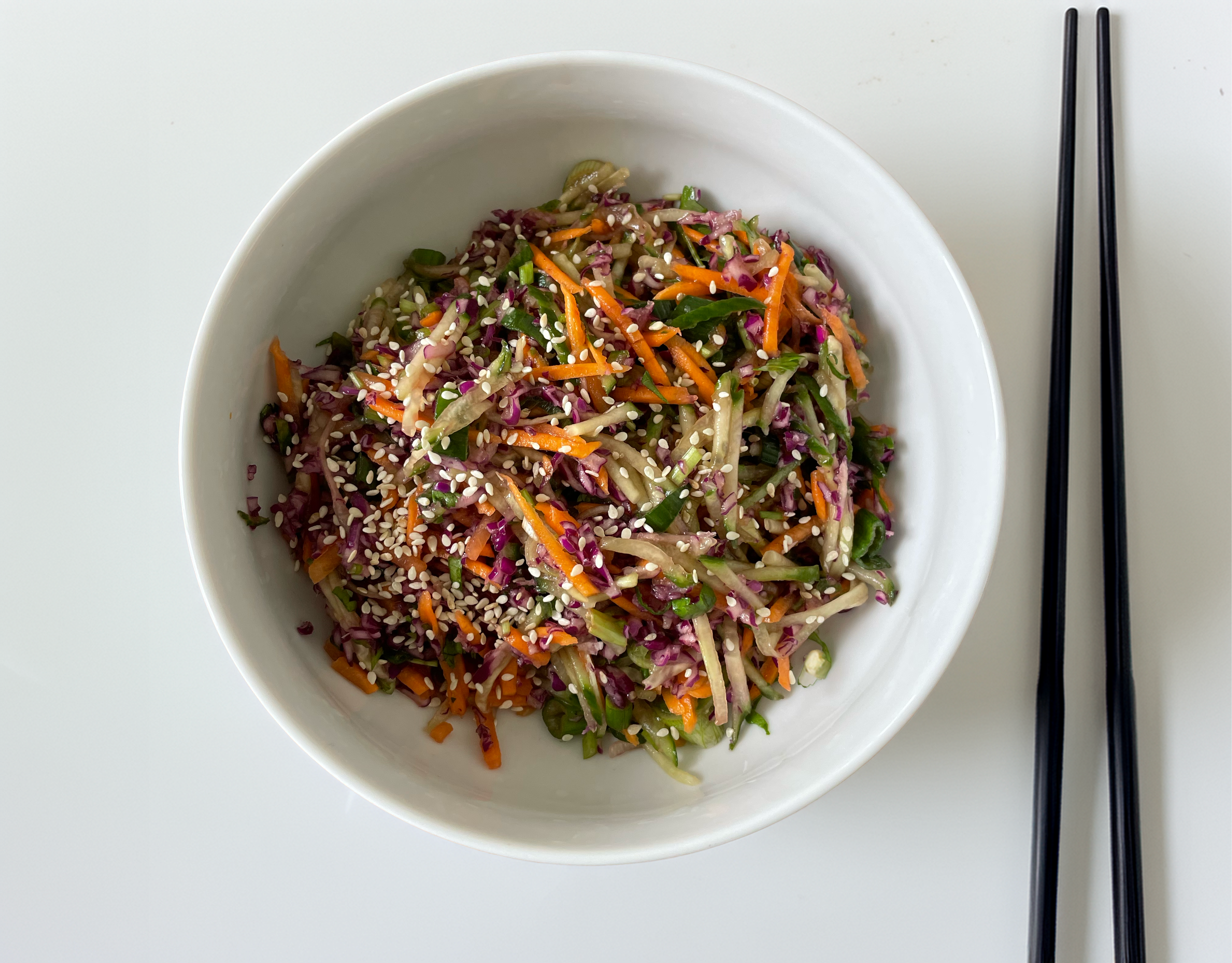 Čo vznikne, keď sa na ázijskej ulici pobijú uhorka s mrkvou a sójovkou? 🥒🥊🥕