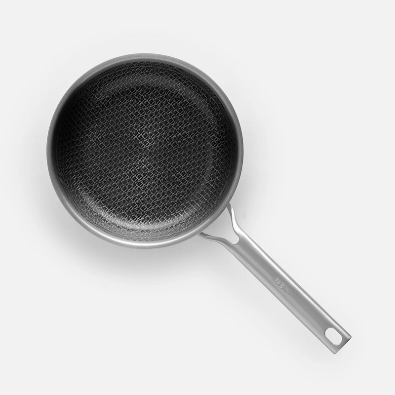 Panvica FABINI & Těhotnej kuchař 2.0, ø 20 cm - Nerezová beznitová panvica s hybridným keramickým povrchom bez pokrievky