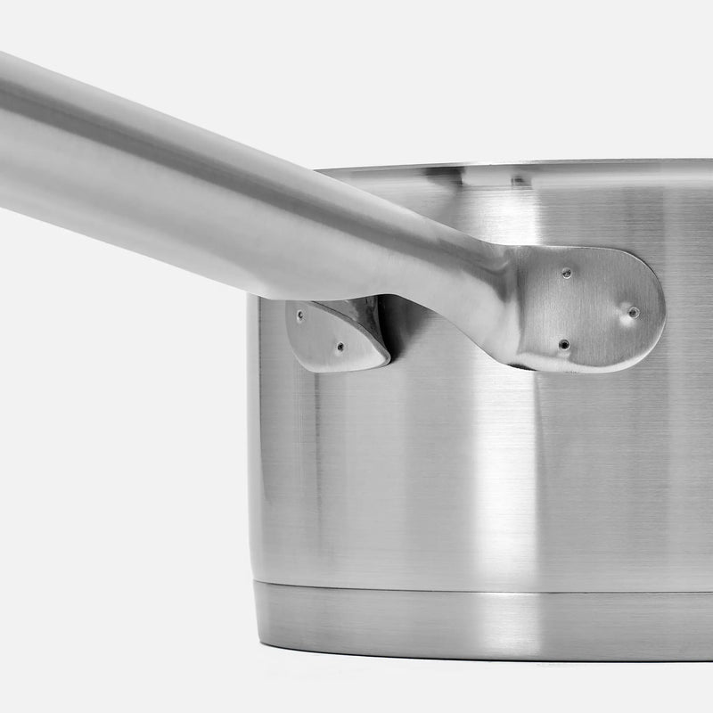 Rajnica Core Standard, ø 16 cm (1,5 l) - Nerezová beznitová rajnica z jednovrstvovej nerezovej ocele s pokrievkou