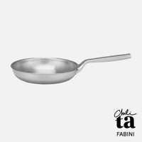 Panvica FABINI & Chili Ta, ø 26 cm - Nerezová beznitová panvica z viacvrstvovej nerezovej ocele bez pokrievky