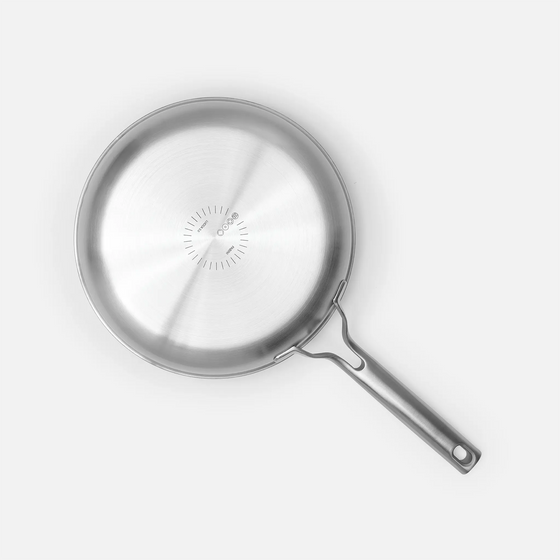 Panvica Lucca 3.0, ø 26 cm - Nerezová beznitová panvica z viacvrstvovej nerezovej ocele bez pokrievky