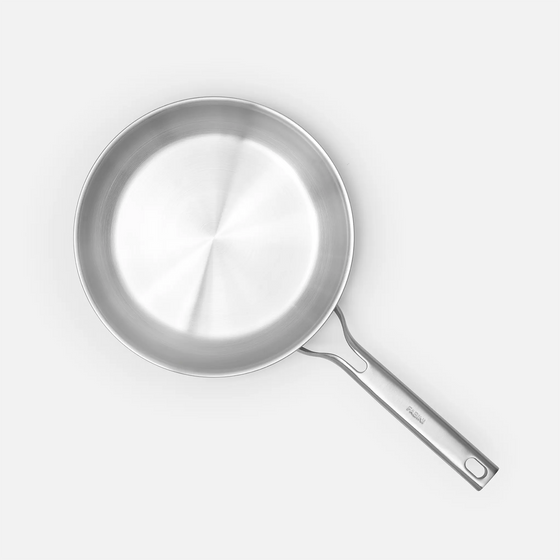 Panvica Lucca 3.0, ø 26 cm - Nerezová beznitová panvica z viacvrstvovej nerezovej ocele bez pokrievky