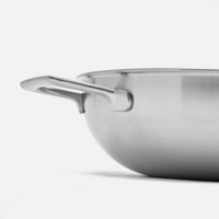 Wok panvica Lucca 4.0 Pro, ø 30 cm - Nerezová beznitová panvica z viacvrstvovej nerezovej ocele s pokrievkou