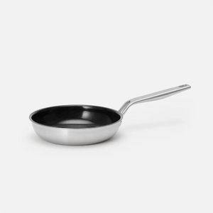 Panvica Lucca 4.0 Pro, ø 20 cm - Nepriľnavá nerezová beznitová panvica z viacvrstvovej nerezovej ocele s keramickým povrchom bez pokrievky