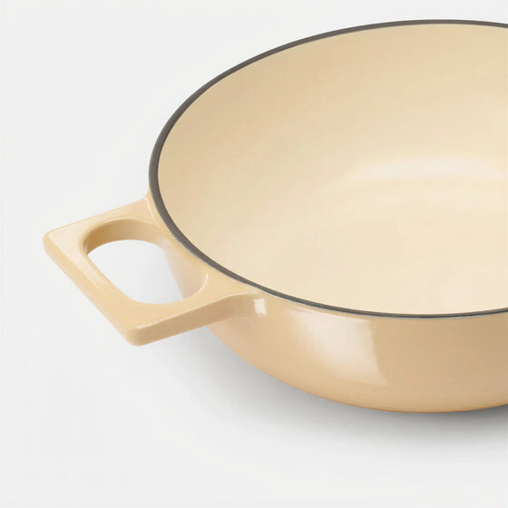 Tegame panvica Mattia 3.0, ø 26 cm - Smaltovaná liatinová panvica s pokrievkou, lesklá krémová