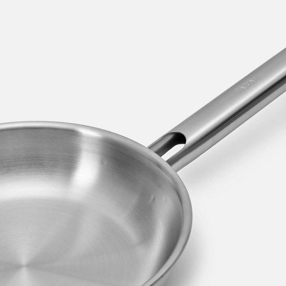 Panvica Lucca 4.0 Standard, ø 20 cm - Nerezová beznitová panvica z viacvrstvovej nerezovej ocele bez pokrievky