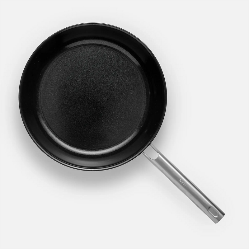 Panvica Lucca 4.0 Standard, ø 30 cm - Nepriľnavá nerezová beznitová panvica z viacvrstvovej nerezovej ocele s keramickým povrchom bez pokrievky