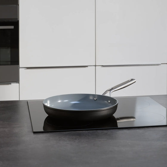 Panvica Meda 3.0,  ø 30 cm - Nepriľnavá panvica s keramickým povrchom bez pokrievky,  čierna
