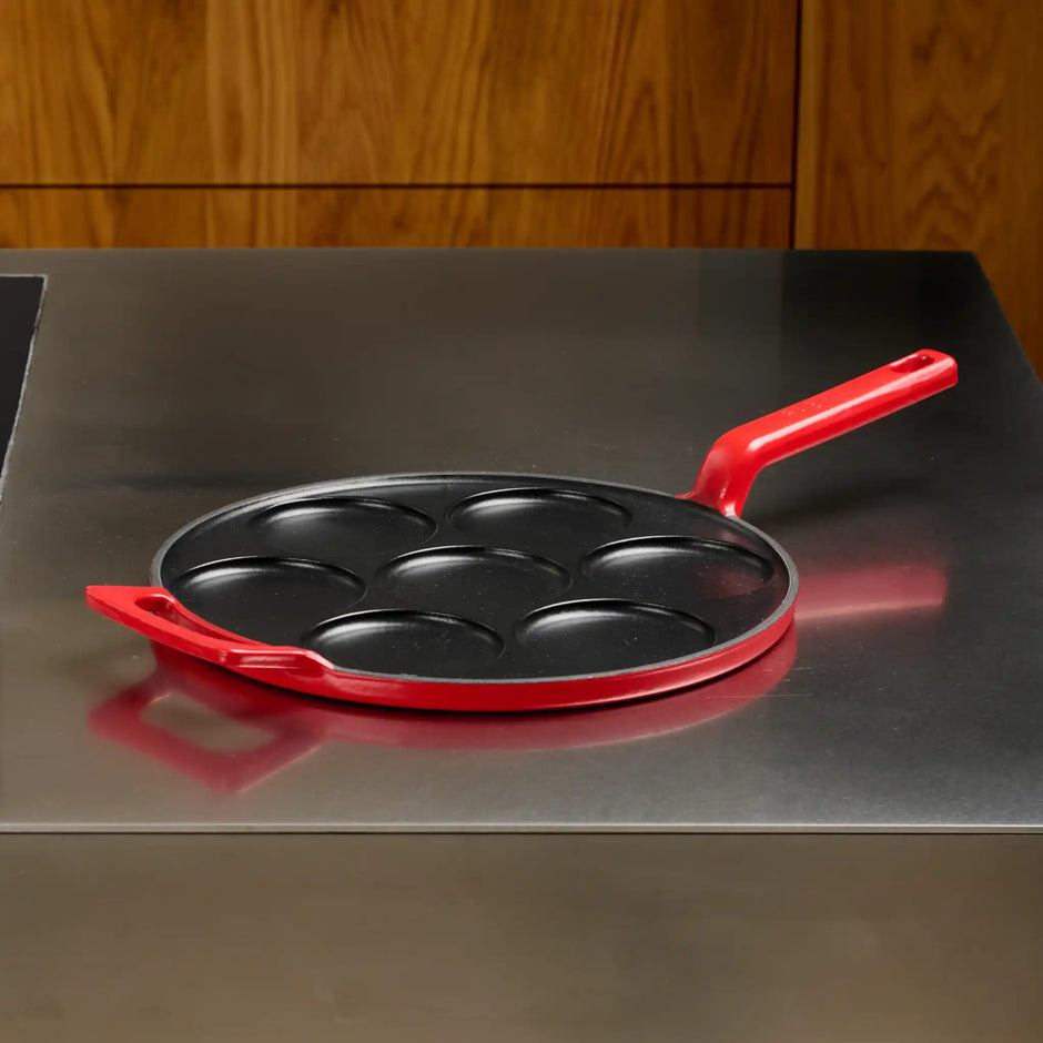 Panvica na lievance Mattia 3.0, ø 26 cm - Smaltovaná liatinová panvica, matná červená