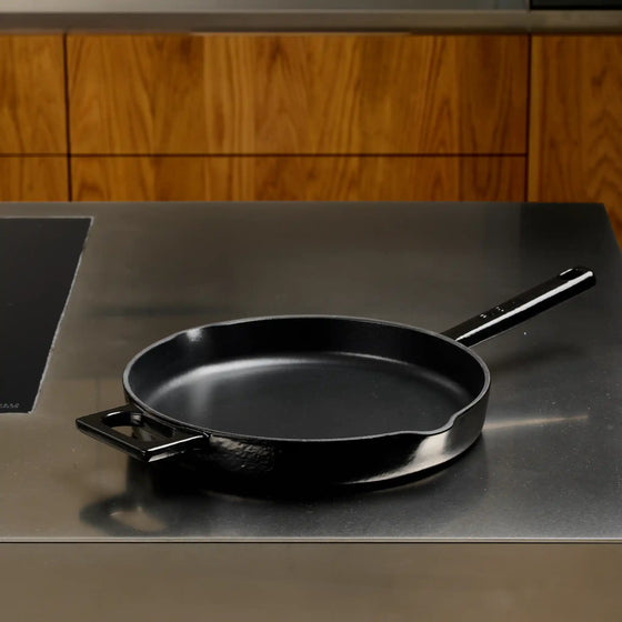 Panvica Mattia 3.0, ø 26 cm - Smaltovaná liatinová panvica, matná čierna