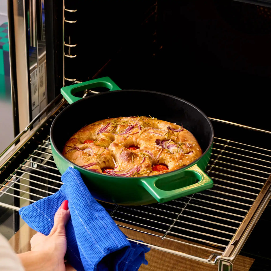 Tegame panvica Mattia 3.0, ø 26 cm - Smaltovaná liatinová panvica s pokrievkou, matná zelená