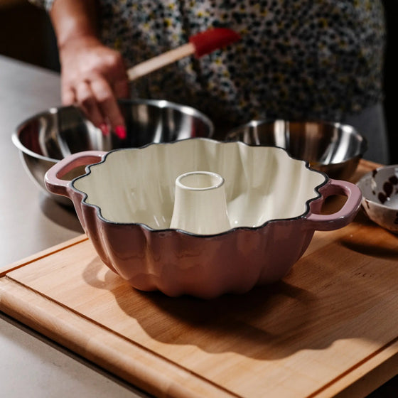 Forma na bábovku FABINI & Mirka van Gils, (3 l) - Smaltovaná liatinová forma na bábovku, žltá