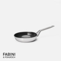 Panvica FABINI & Pohlreich 2.0, ø 20 cm - Nepriľnavá nerezová beznitová panvica z viacvrstvovej nerezovej ocele bez pokrievky