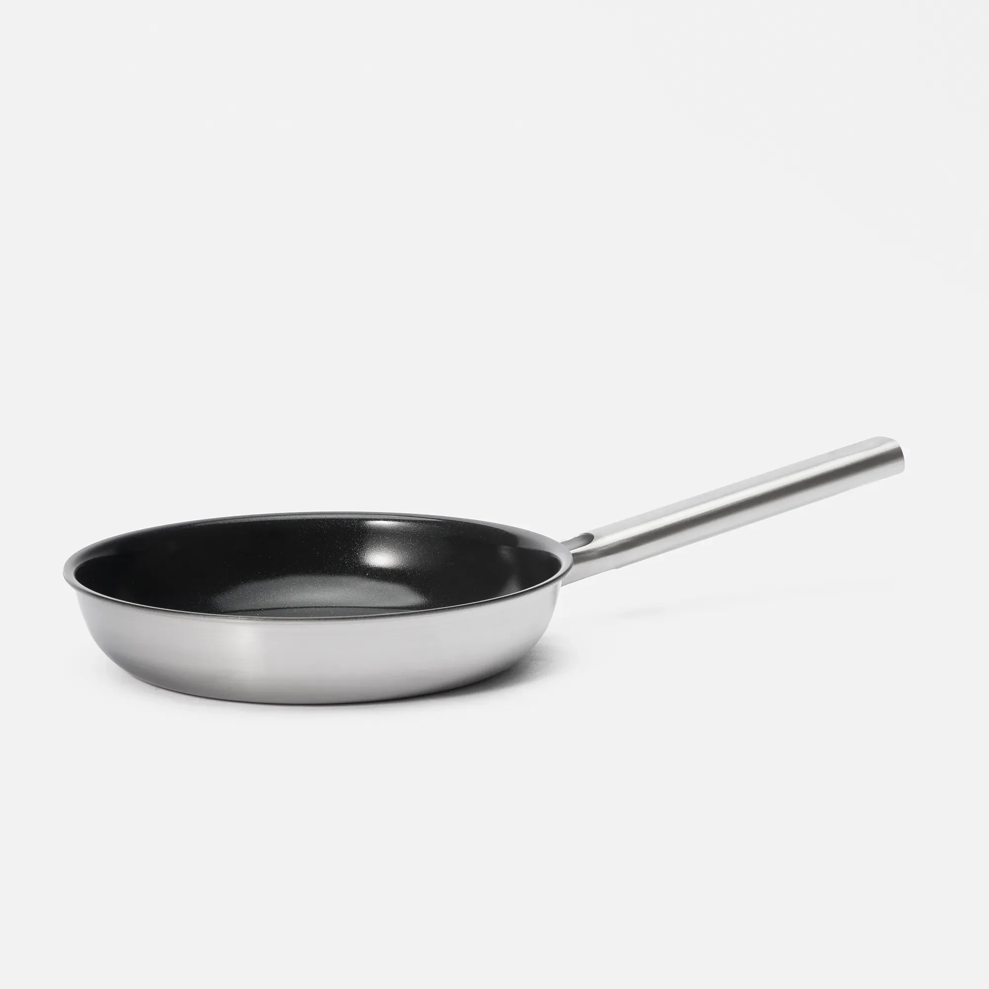 Panvica Lucca 4.0 Standard, ø 24 cm - Nepriľnavá nerezová beznitová panvica z viacvrstvovej nerezovej ocele s nepriľnavým keramickým povrchom bez pokrievky