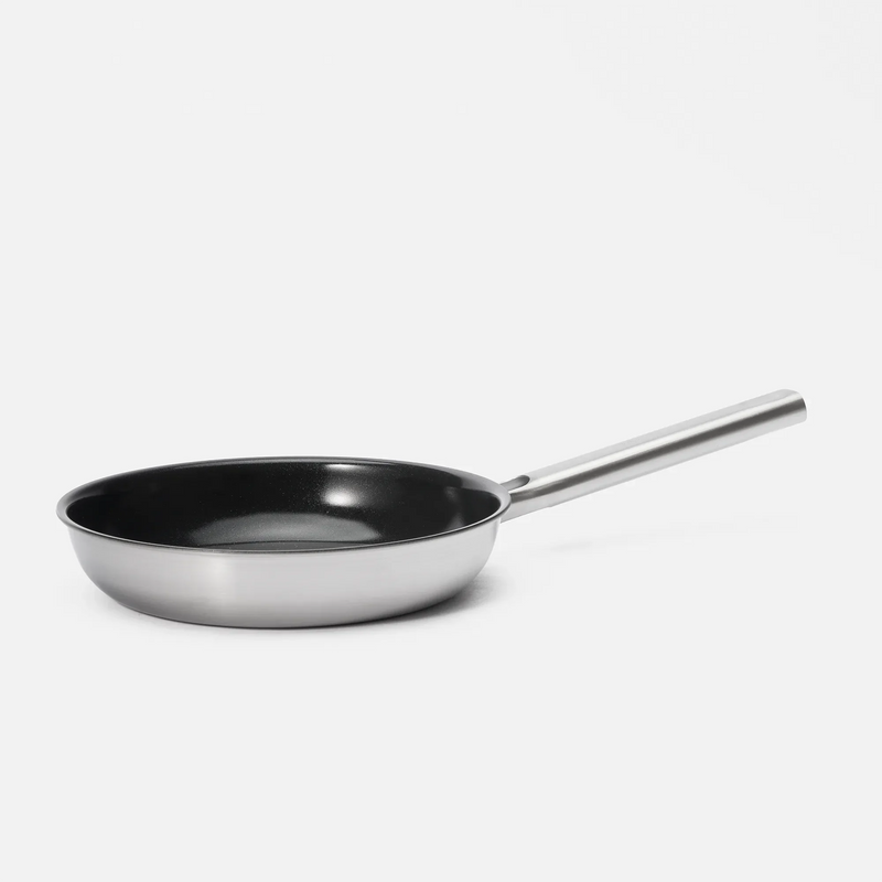 Panvica Lucca 4.0 Standard, ø 24 cm - Nepriľnavá nerezová beznitová panvica z viacvrstvovej nerezovej ocele s nepriľnavým keramickým povrchom bez pokrievky