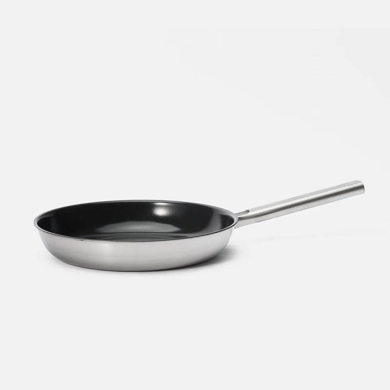 Panvica Lucca 4.0 Standard, ø 28 cm - Nepriľnavá nerezová beznitová panvica z viacvrstvovej nerezovej ocele s nepriľnavým keramickým povrchom bez pokrievky