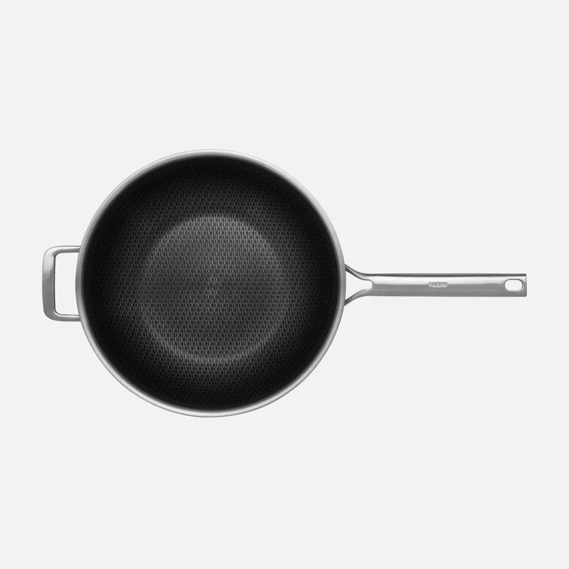 Wok panvica FABINI & Těhotnej kuchař 2.0, ø 30 cm - Nerezová beznitová panvica s hybridným keramickým povrchom z viacvrstvovej nerezovej ocele s pokrievkou.