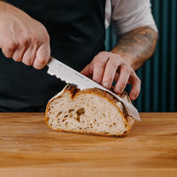 Nôž na pečivo z japonskej ocele 22 cm