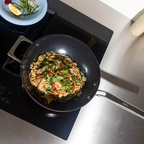 Wok panvica Meda 4.0, ø 28 cm - Nepriľnavá panvica s keramickým povrchom s pokrievkou, čierna