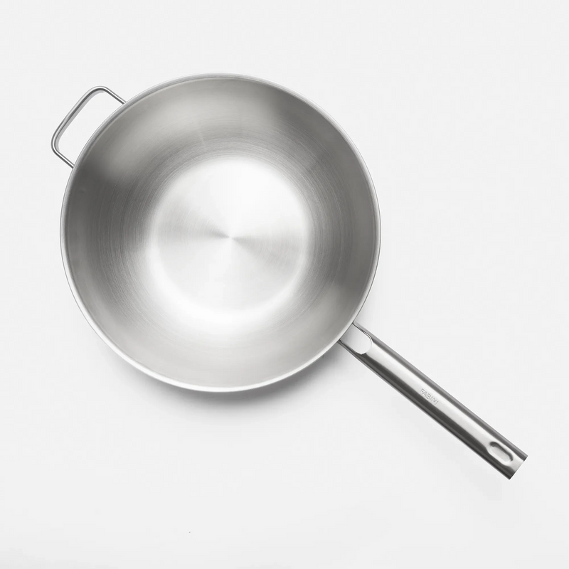 Wok panvica Lucca 4.0 Standard, ø 30 cm - Nerezová beznitová panvica z viacvrstvovej nerezovej ocele s pokrievkou