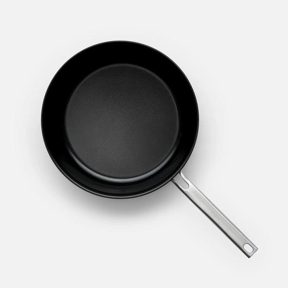 Panvica FABINI & Pohlreich, ø 30 cm - Nepriľnavá nerezová beznitová panvica z päťvrstvovej nerezovej ocele s keramickým povrchom bez pokrievky