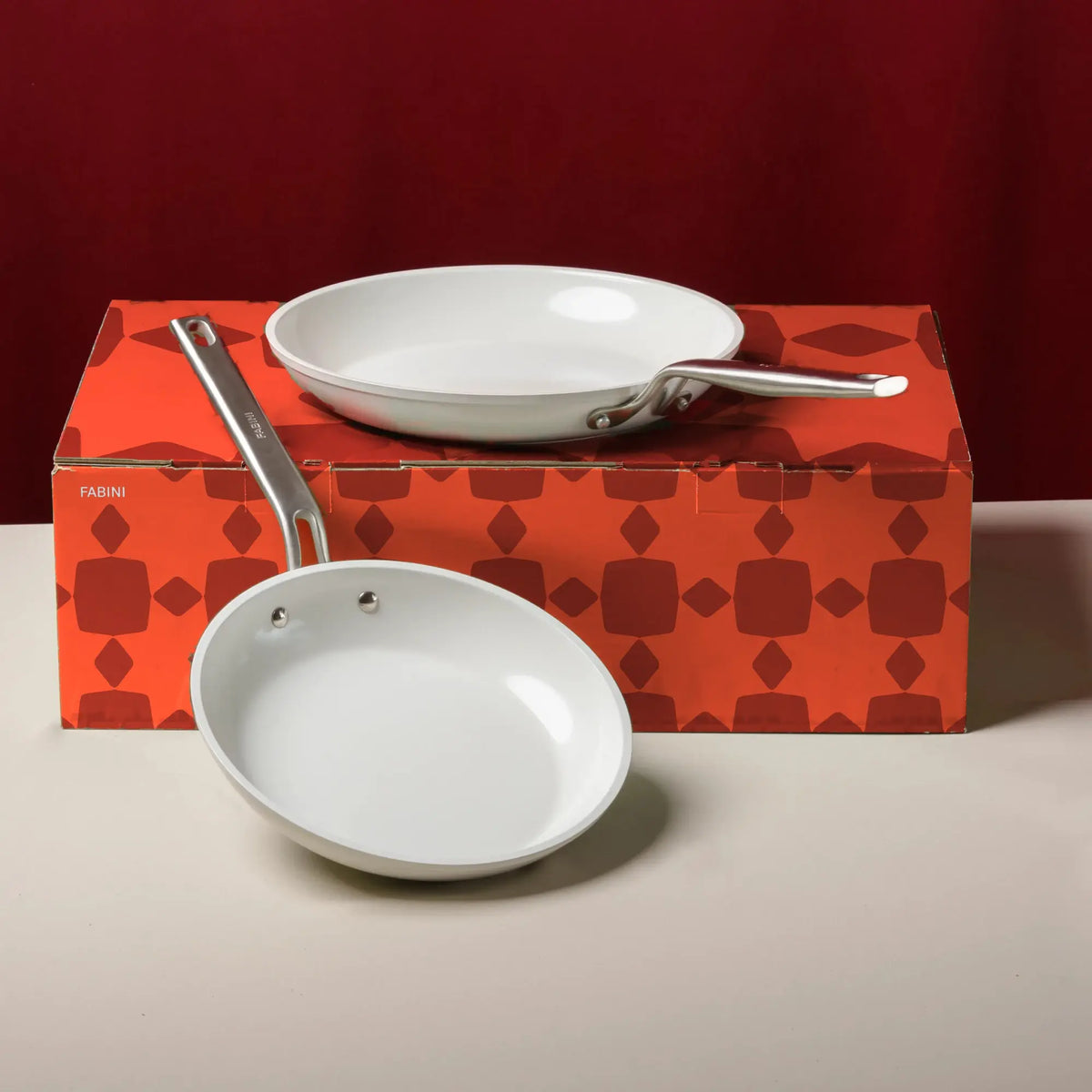 Sada panvíc Meda 5.0 Pro, 2 diely, ø 24 cm + ø 28 cm, darčekové balenie - Nepriľnavé panvice s keramickým povrchom, svetlosivé