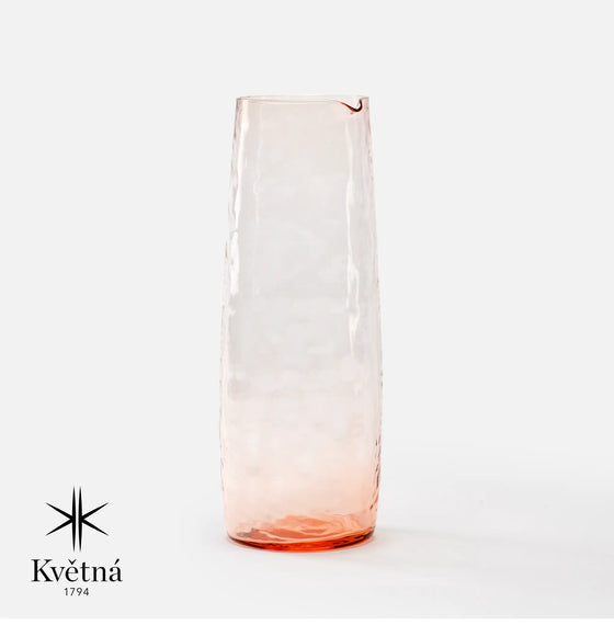 Sklenená karafa z fúkaného skla FABINI & Tomáš Kučera, 1 000 ml, svetloružová