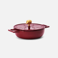 Vianočná servírovacia tegame panvica Mattia 3.0 Standard, ø 26 cm - Smaltovaná liatinová panvica s pokrievkou, vínová